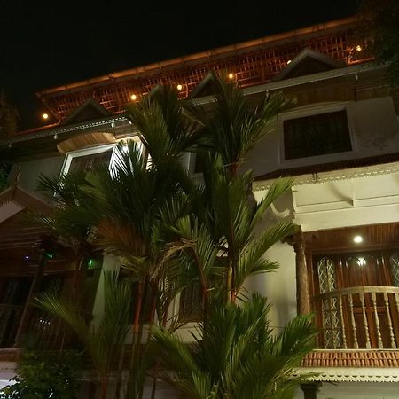 Hotel White Rose Kochi Ngoại thất bức ảnh