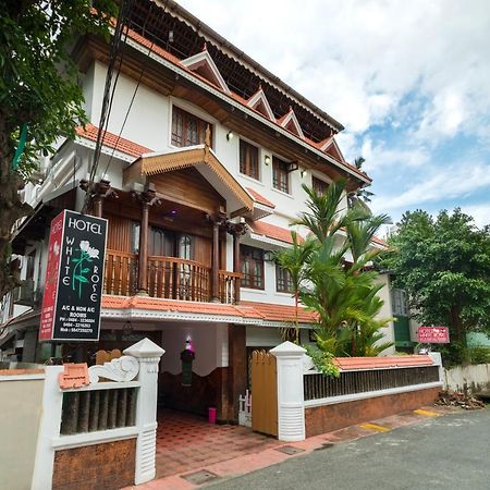 Hotel White Rose Kochi Ngoại thất bức ảnh