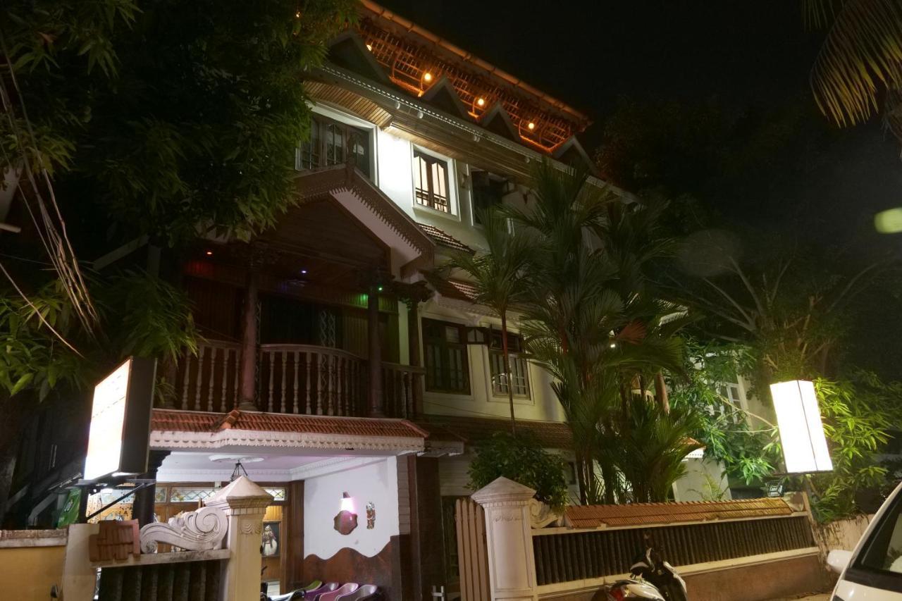 Hotel White Rose Kochi Ngoại thất bức ảnh