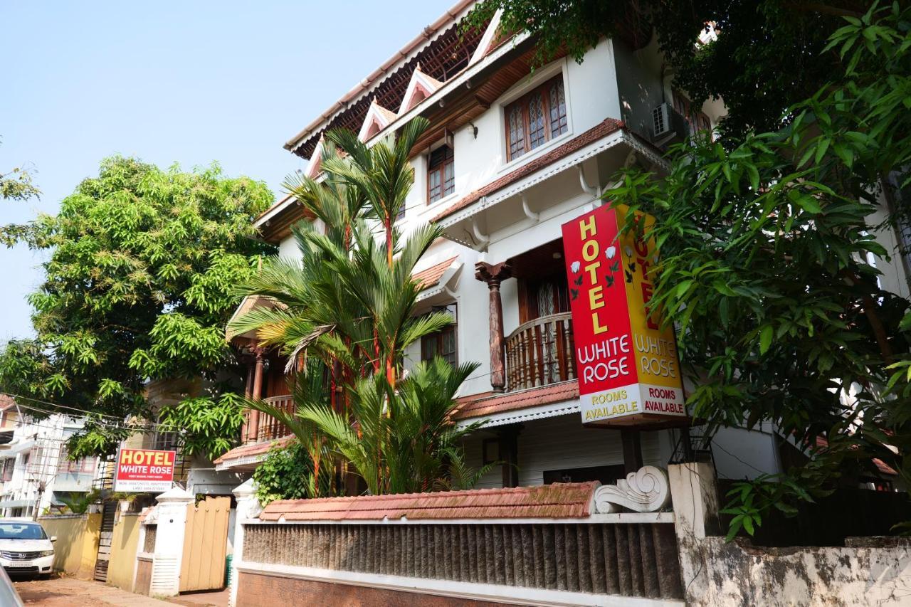 Hotel White Rose Kochi Ngoại thất bức ảnh