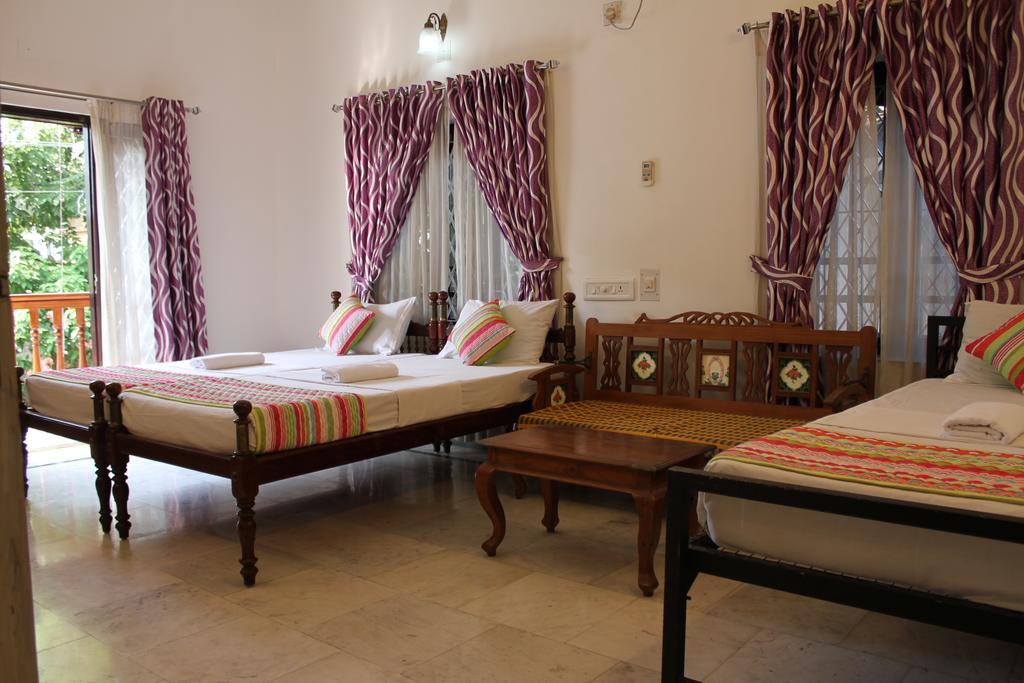 Hotel White Rose Kochi Ngoại thất bức ảnh