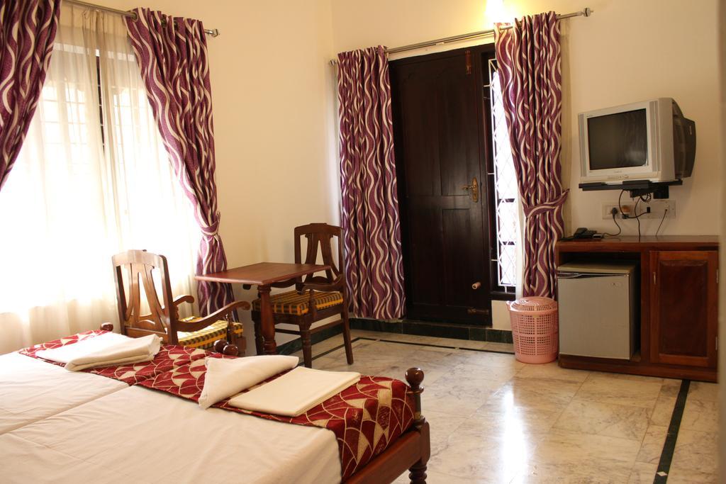 Hotel White Rose Kochi Ngoại thất bức ảnh