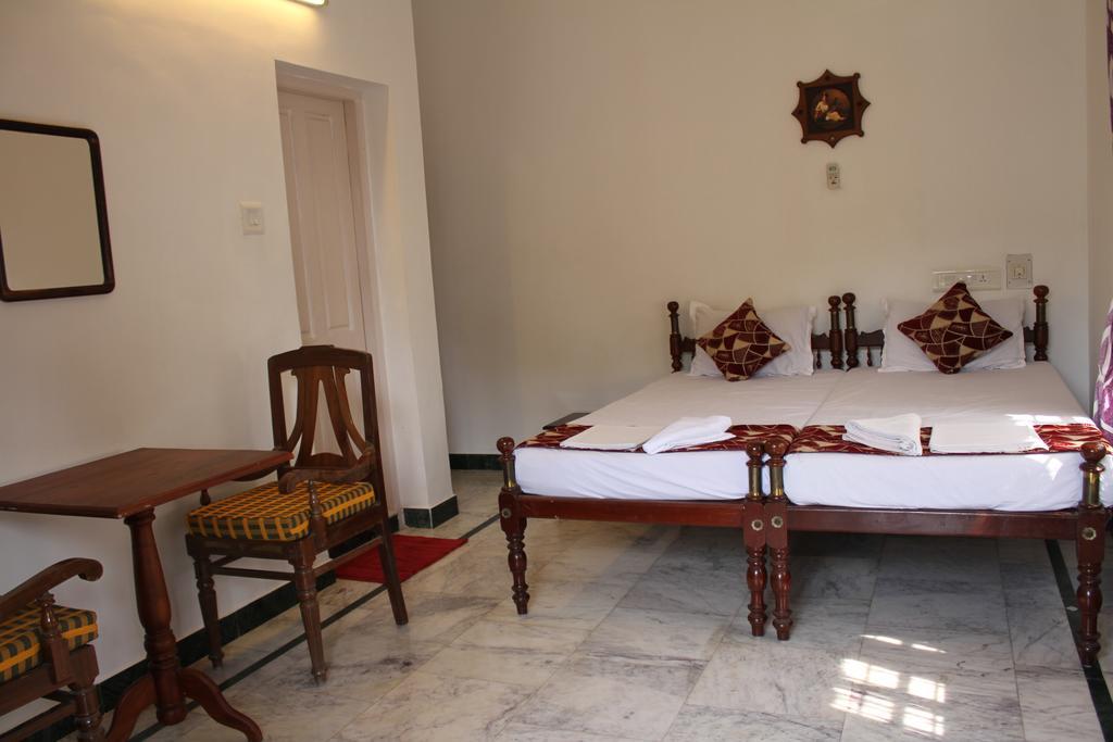 Hotel White Rose Kochi Ngoại thất bức ảnh