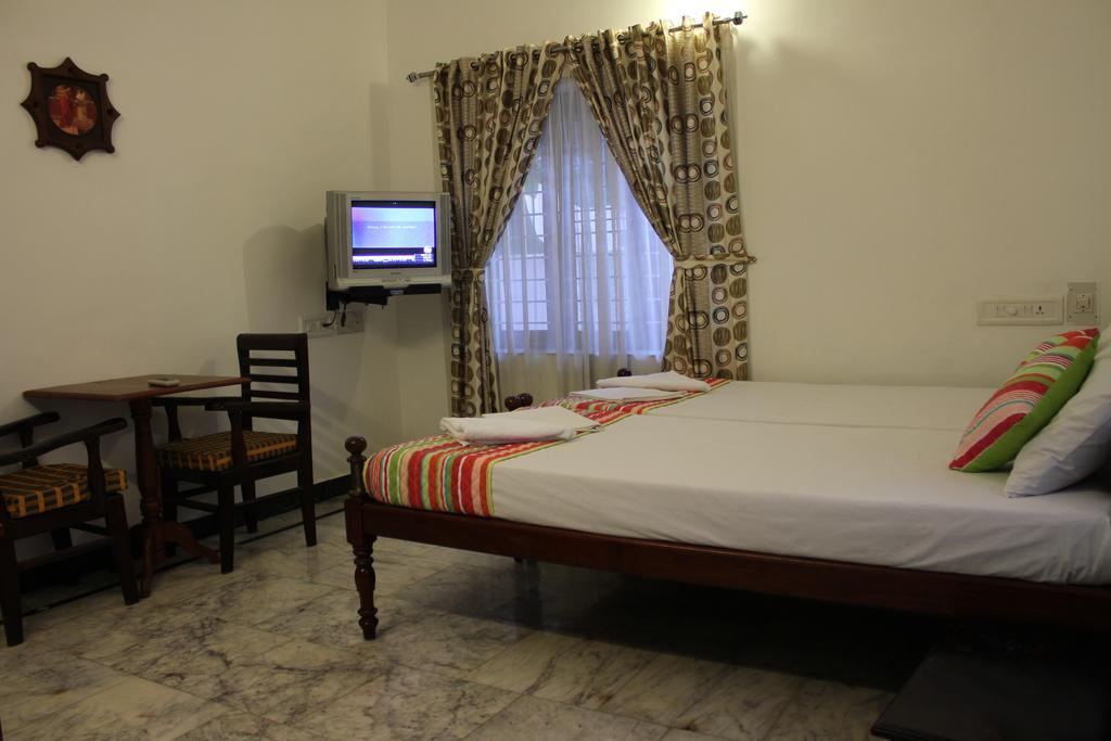 Hotel White Rose Kochi Ngoại thất bức ảnh