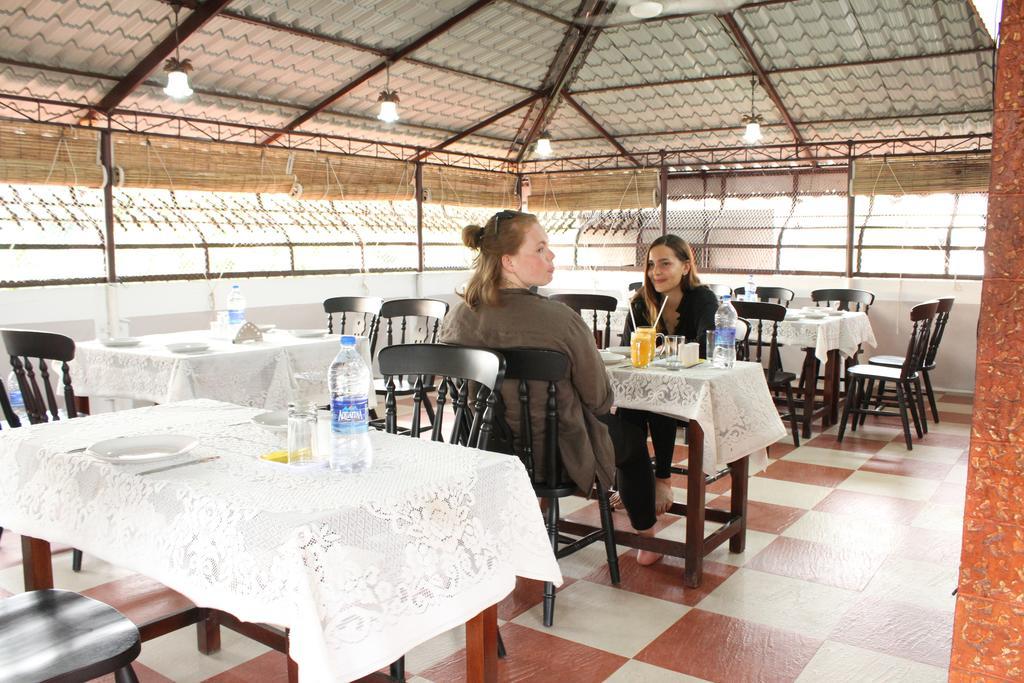 Hotel White Rose Kochi Ngoại thất bức ảnh
