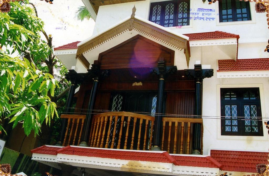 Hotel White Rose Kochi Ngoại thất bức ảnh