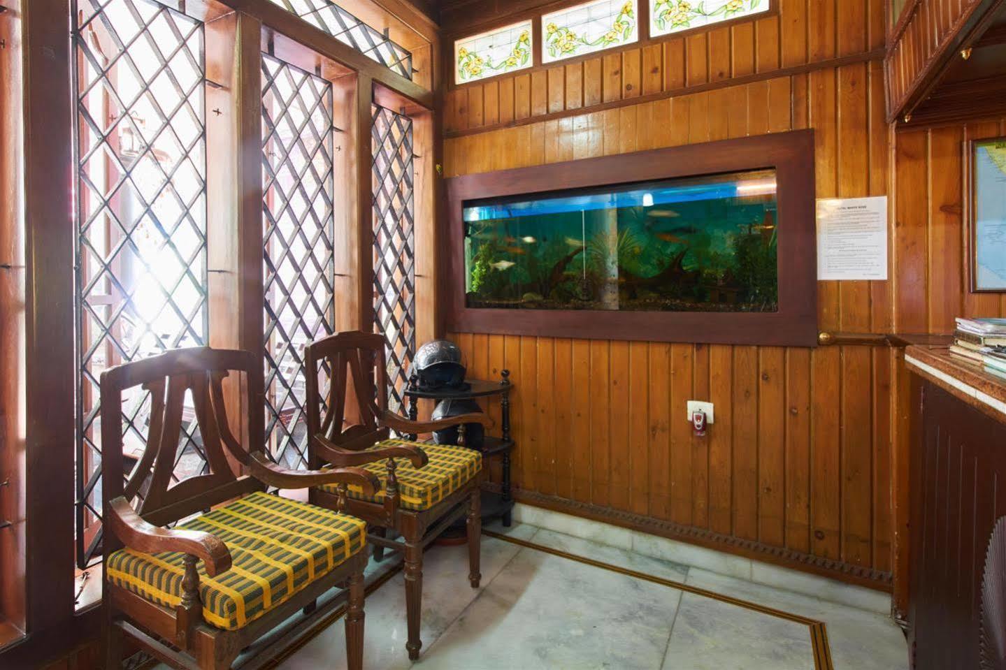 Hotel White Rose Kochi Ngoại thất bức ảnh
